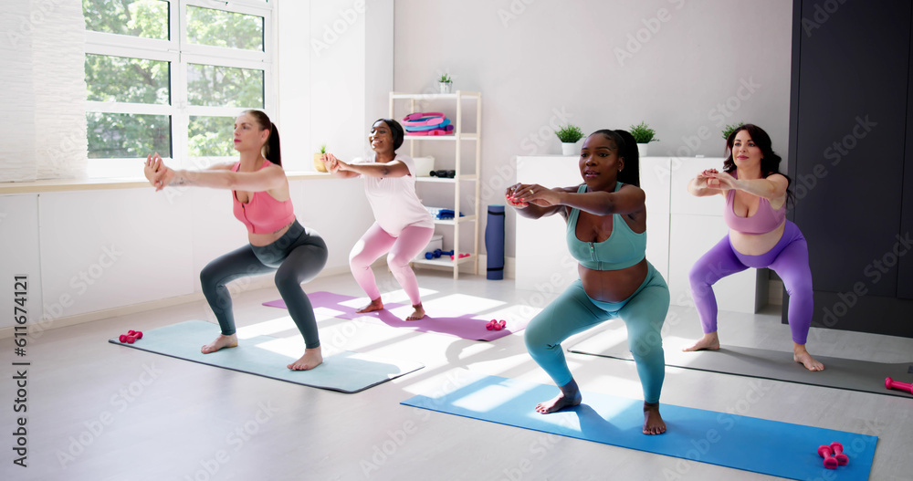 Obraz premium Prenatal Yoga Gym