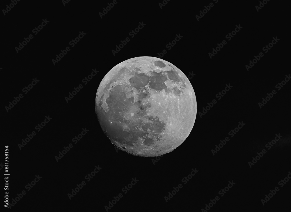 Luna ByN Luna ByN
