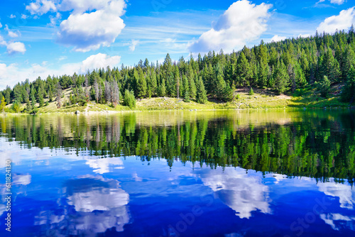 Fototapeta Naklejka Na Ścianę i Meble -  A Pristine Lake in the Valley of Five Lakes Region trek near Jasper in the Canada Rockies