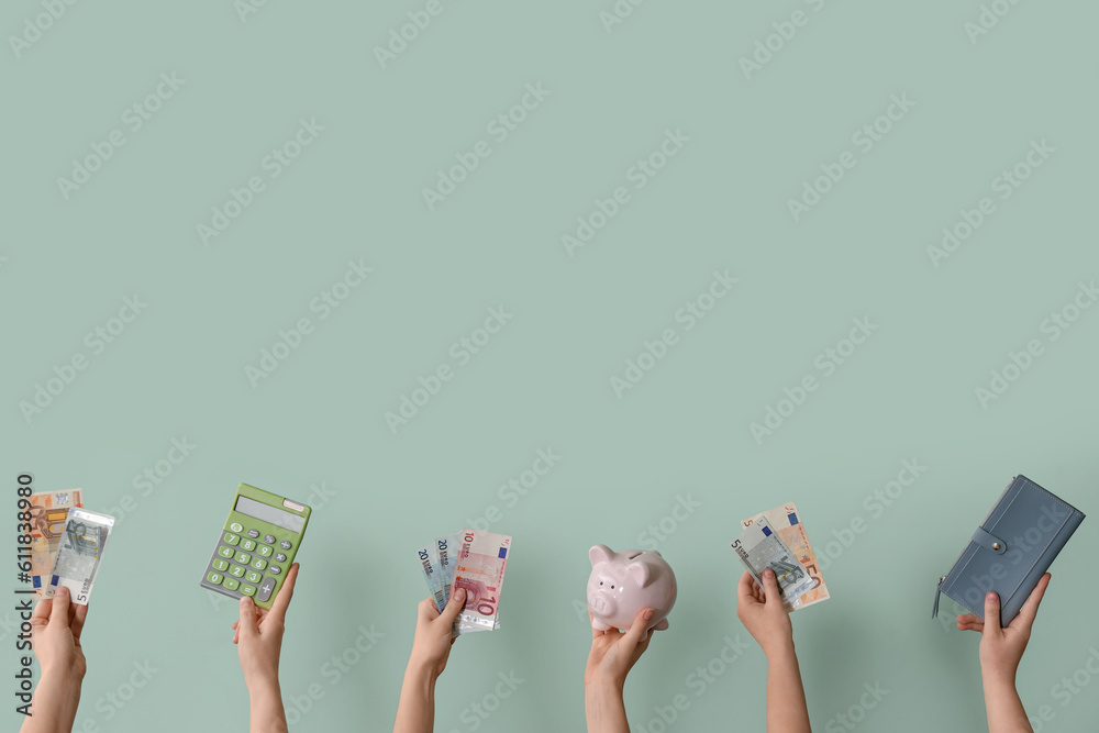 Women with euro banknotes, piggy bank and wallet on green background - obrazy, fototapety, plakaty 