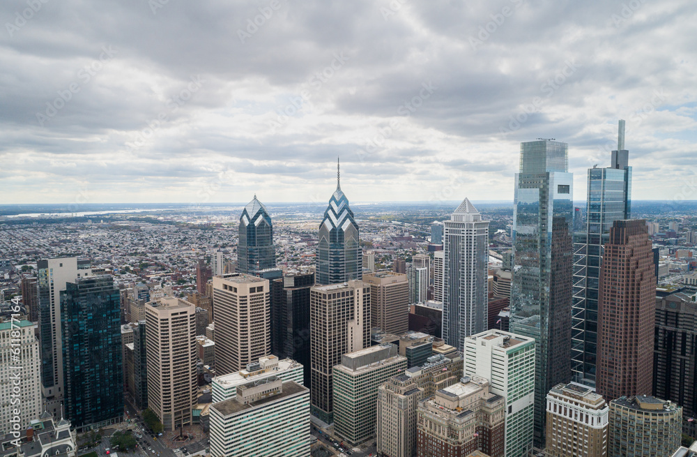 Obraz premium Philadelphia Skyline with Downtown Skyscrapers and Cityscape. Pennsylvania, USA. Reflection on Skyscrapers. Drone view of point.