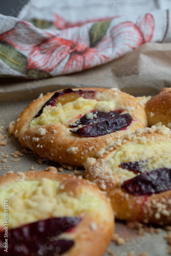 Polish homemade sweet buns with fruits and crumble. Drożdżówki 