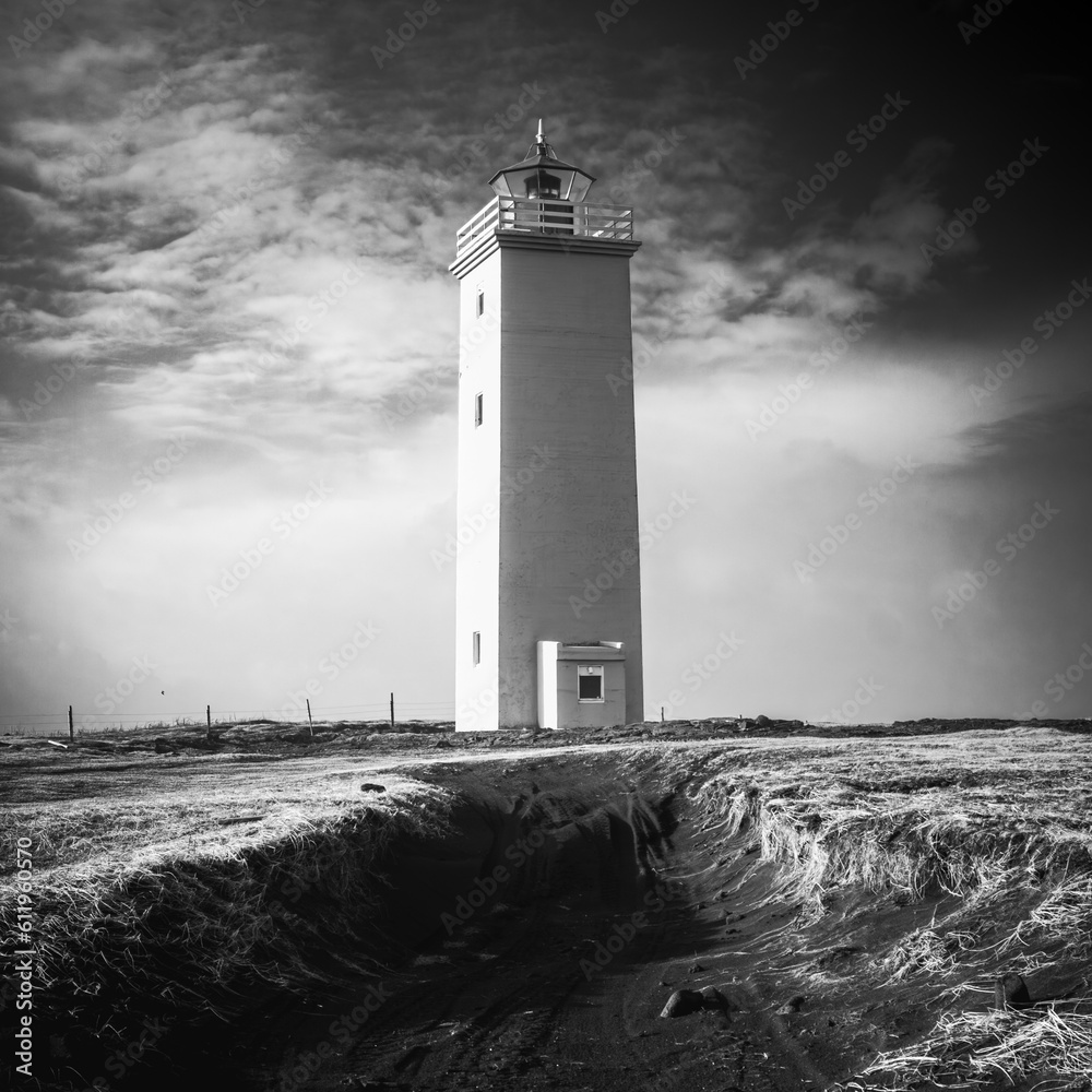 lighthouse in black and white