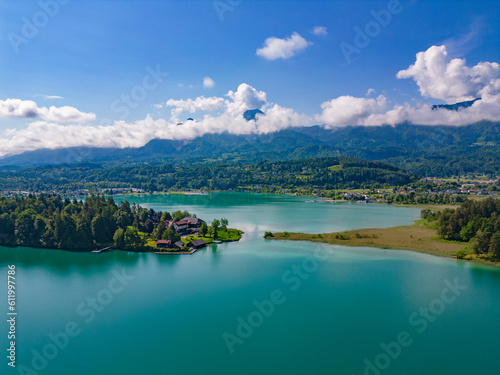 Blick auf den Faaker See und die Karawanken mit Mittagskogel