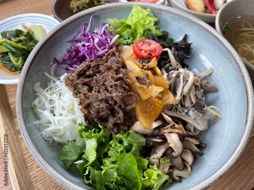 korean healhty dish called bibmbap