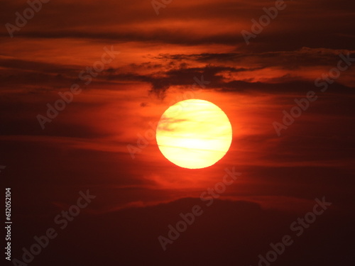 couché de soleil, soleil, astre nuage