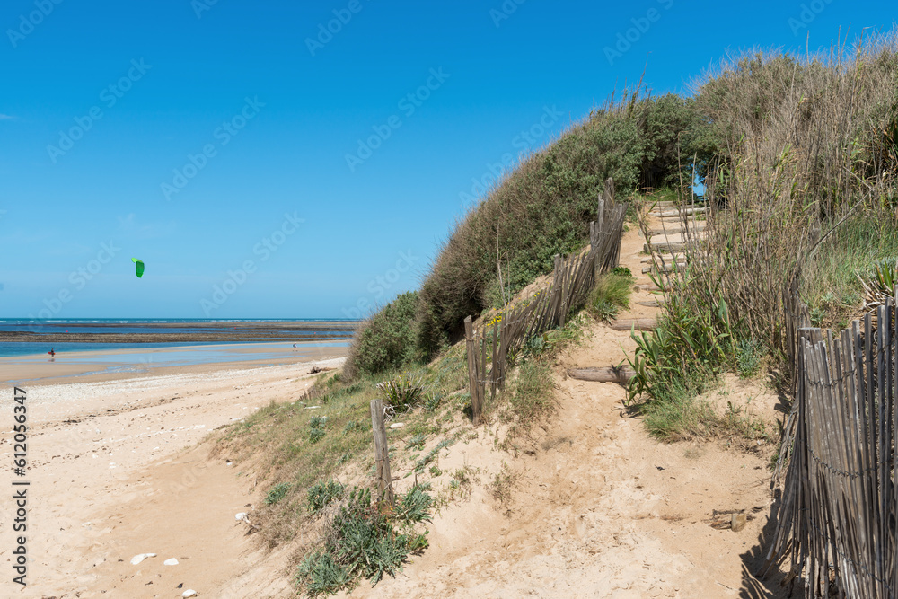 Ile d’Oléron (Charente-Maritime, France). Dune sur la plage des Huttes à Saint-Denis