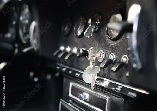 Canvastavla Vintage car dashboard or cockpit with key in ignition