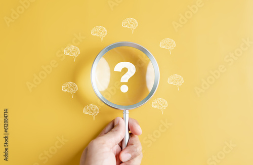 Billede på lærred Magnifier focus to question which among human brain icon