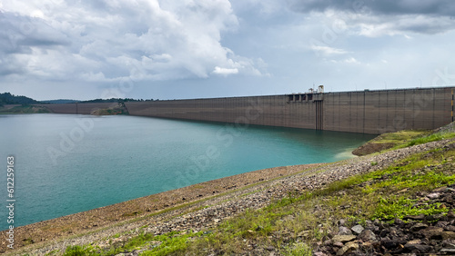 Wallpaper Mural Nicely kept reservoir, with great views of the surrounding mountains. Torontodigital.ca