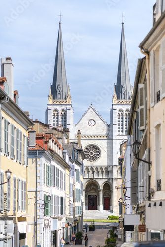 Eglise Saint-Jacques de Pau et le bas de la rue des Cordeliers, Béarn, Pyrénées, France