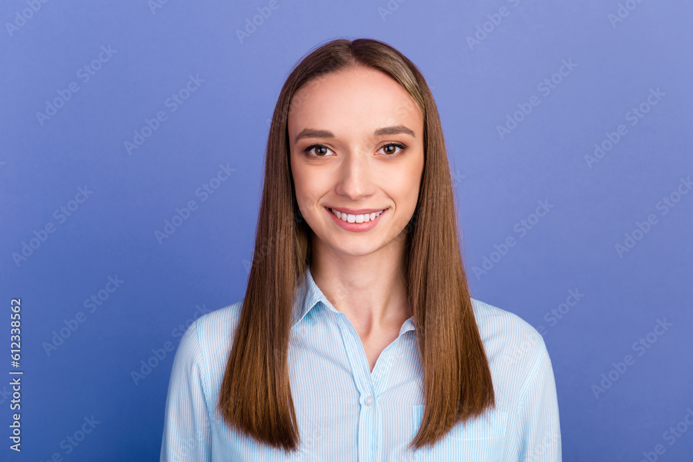 Photo of young girl representative ceo agent look straight on camera Photo of young girl representative ceo agent look straight on camera