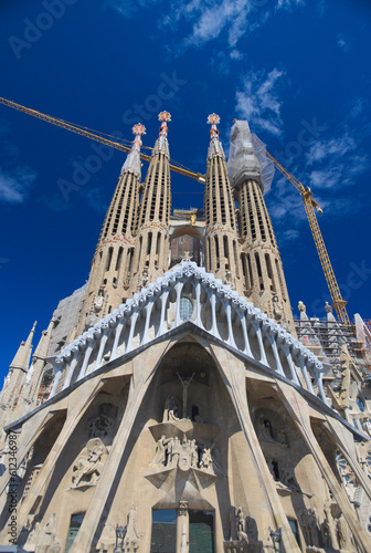 sagrada familia in construction