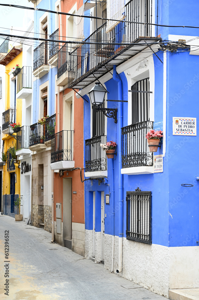 Maisons colorées du vieux quartier d'Alicante