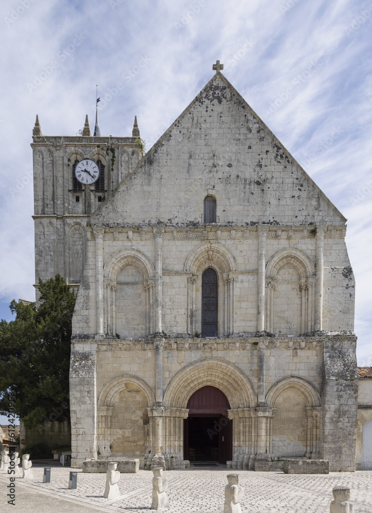 Église de Saint Savinien en Charente Maritime en France