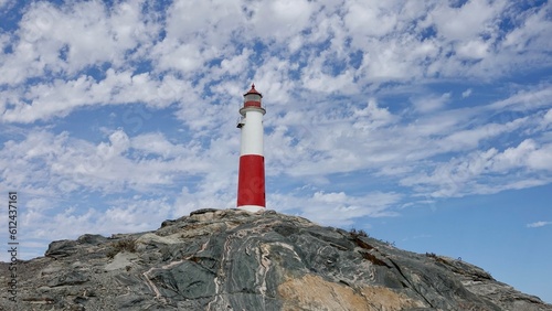 Leuchtturm, rot-weiß an der Atlantikküste in Namibia