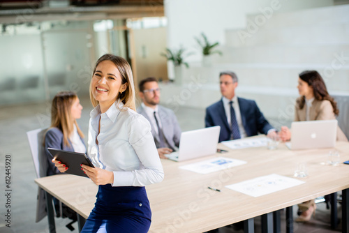 Young business woman with d...