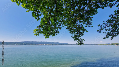 Fototapeta Naklejka Na Ścianę i Meble -  Sommer Urlaub am schönen Bodensee mit blauen Himmel und Sonnenschein