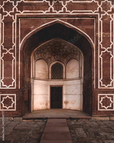 Closeup shot of an arch at Humayun's tomb in Delhi, India