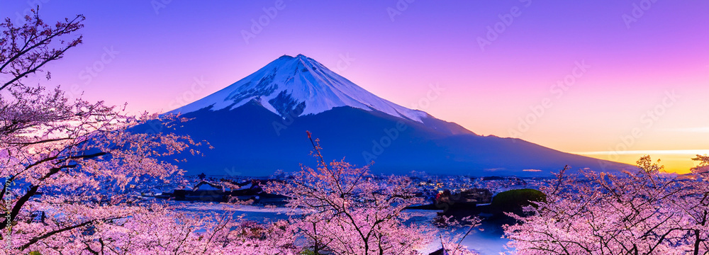Obraz premium beautiful landscape of mount fuji in autumn at sunset panorama style in high resolution