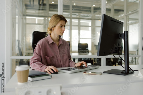 Workstation employee computer career office 