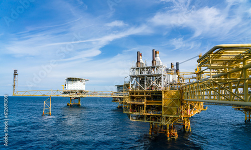 Photos Offshore Industry oil and gas production petroleum pipeline.