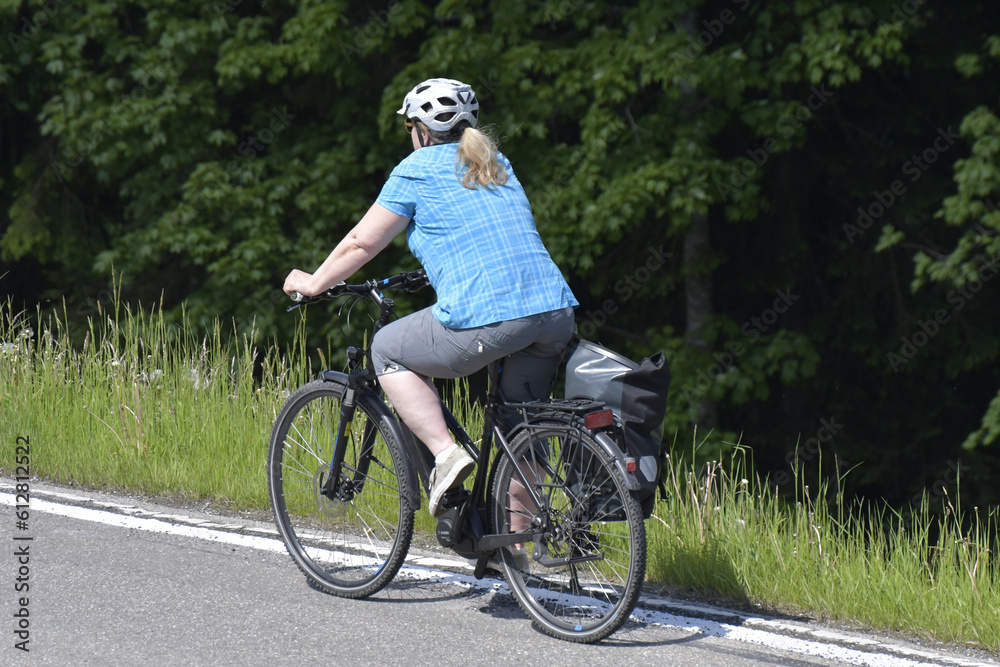 Obraz premium radfahrer im kleinwalsertal