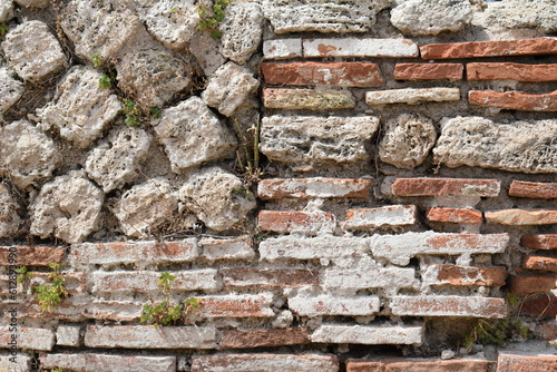Quadro em tela Ancient Roman composite wall masonry building technique opus vittatum, also called opus listatum, with bricks and stones