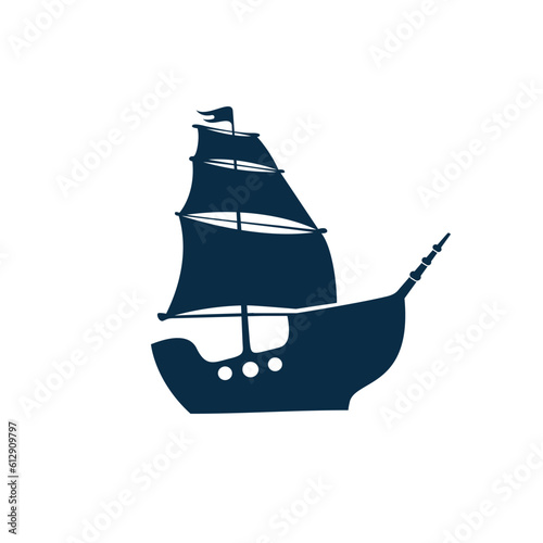 Ship simple maritim logo