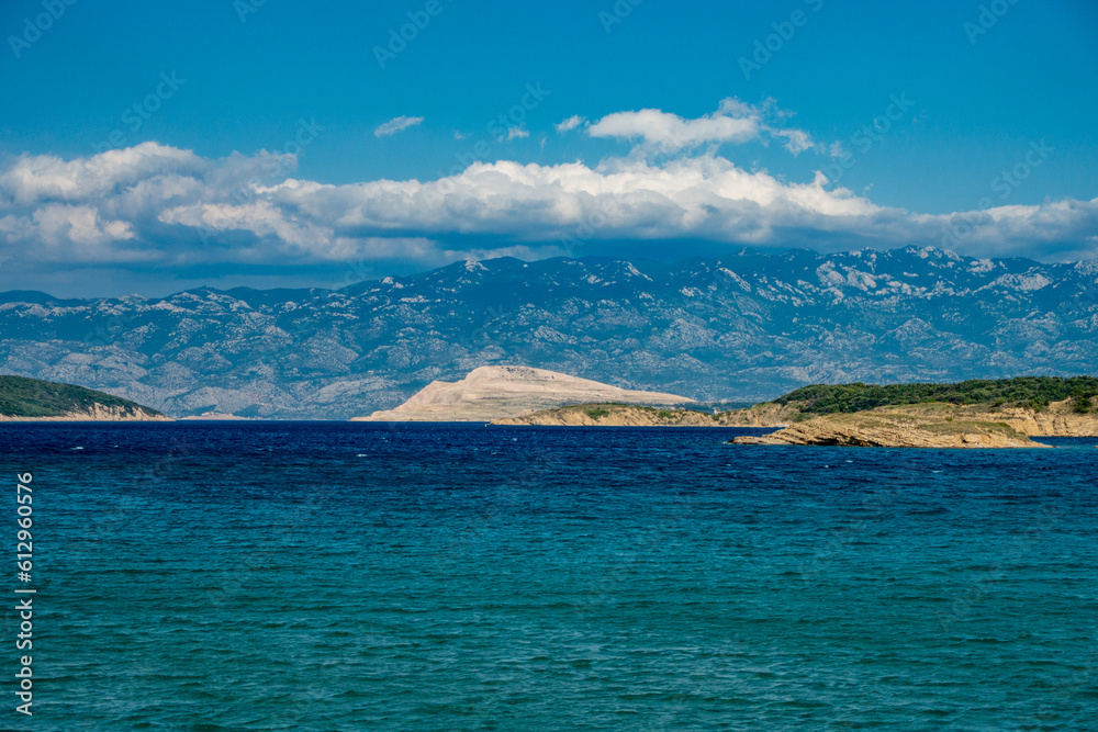 Küstenlandschaft der Insel Rab in Kroatien