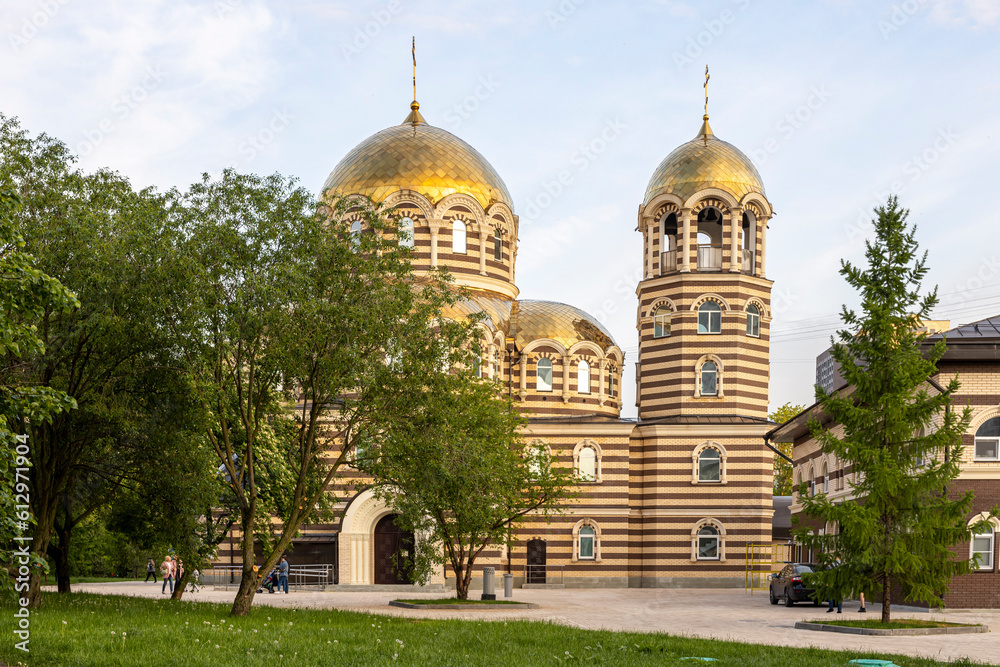 Golyanovskiy Park is in the Golyanovo district. Church of the Hieromartyr Hermogenes Patriarch of Moscow and All Russia