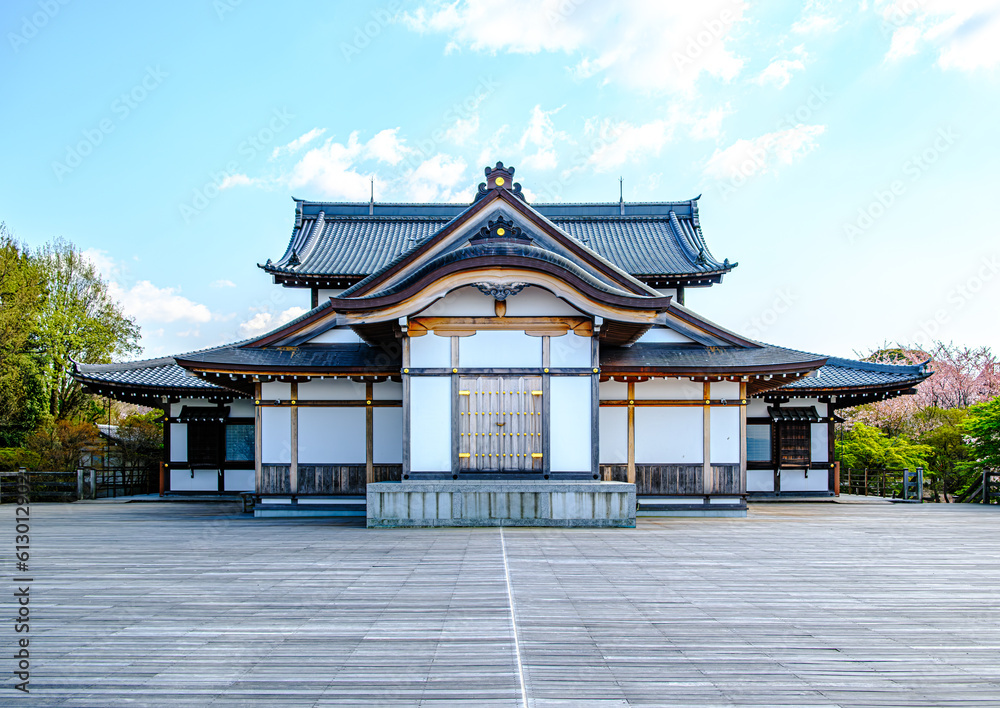 京都、将軍塚青龍殿の大舞台