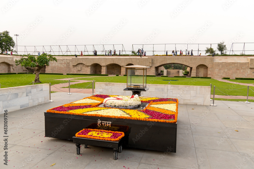 India Punjab Dheli Raj Ghat visit the tomb of Mahatma Gandhi - obrazy, fototapety, plakaty 
