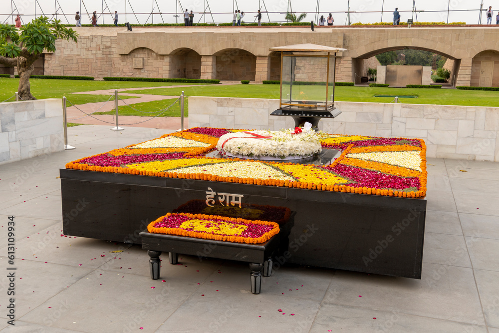 india-punjab-dheli-raj-ghat-visit-the-tomb-of-mahatma-gandhi-stock