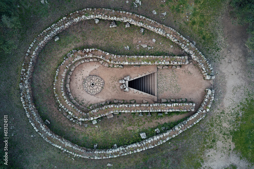 Sardynia, Cywilizacja nuragijska - Nurag – megalityczna budowla - Nuraghe Santa Cristina Prowincja Oristano