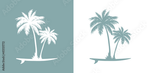 Logo club de surf. Silueta de dos palmeras en tabla de surf