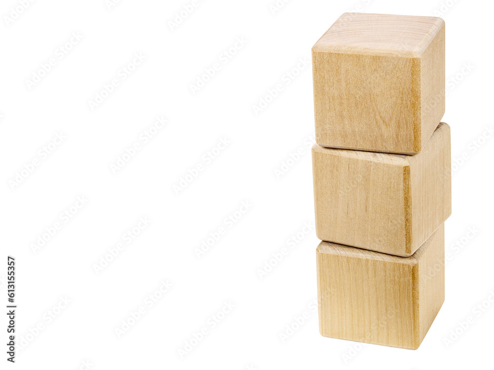 Obraz premium Three empty wood blocks arranged vertically, for your text, isolated on a transparent