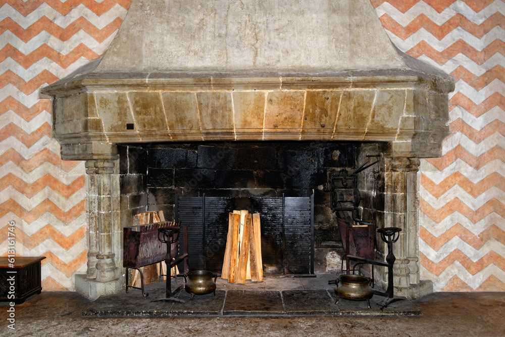 Cheminée dans un château fort Cheminée dans un château fort