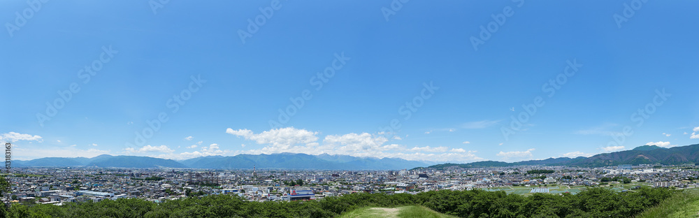 【パノラマ】 初夏、弘法山から見る松本市・北アルプス