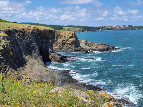 Obraz na płótnie A fragment of the coast south of Sinemorets called Razdelenata Kanara w salonie