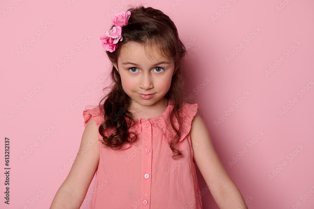 Φωτογραφία Close-up portrait face of a beautiful Caucasian little girl 5-6 years old, with