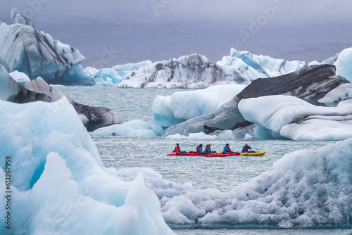 фотографія Canoeing at the Jokulsarlon lagoon in iceland
