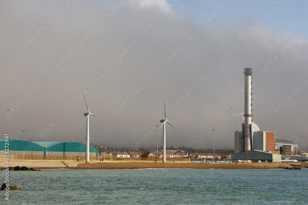 Obraz premium Shoreham wind turbines and power station