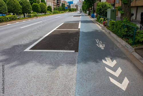 Wallpaper Mural 自転車専用道路と路上コインパーキング Torontodigital.ca
