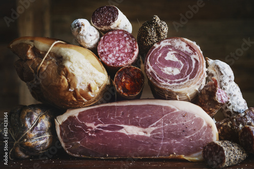 Foto Closeup of charcuterie meat products