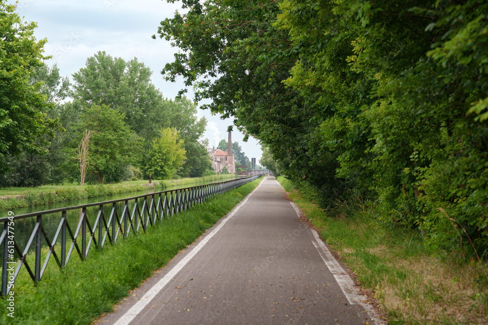 Cycleway along the Naviglio Pavese from Milan to Pavia Cycleway along the Naviglio Pavese from Milan to Pavia