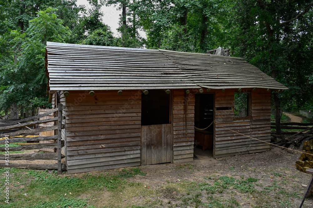Houses with roof made with straw. Early Settlement Interpretive, Henricus Historical Park, Chester, Virginia Houses with roof made with straw. Early Settlement Interpretive, Henricus Historical Park, Chester, Virginia