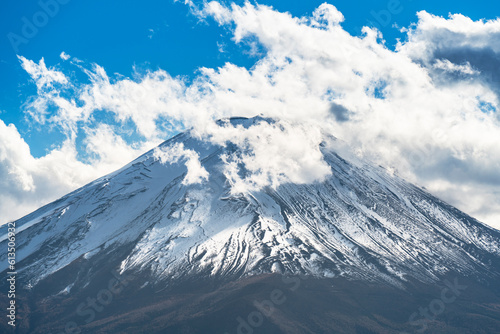 雲湧く富士山の山頂【山梨県・富士河口湖町】　 The summit of Mt. Fuji with clouds © Naokita