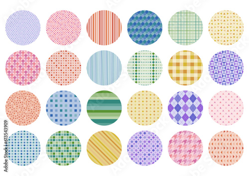 カラフルな幾何学模様の円形アイコンイラストセット 