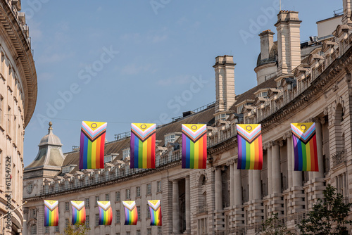 Φωτογραφία Pride flags with rainbow colours flying over Regent Street in London
